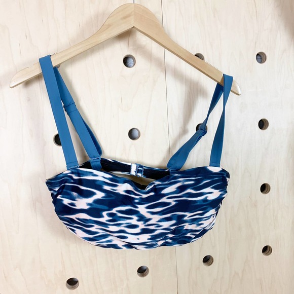 Sweaty Betty Women's Resort Bikini Top in Stellar Blue Water Print Size XL - Picture 2 of 5